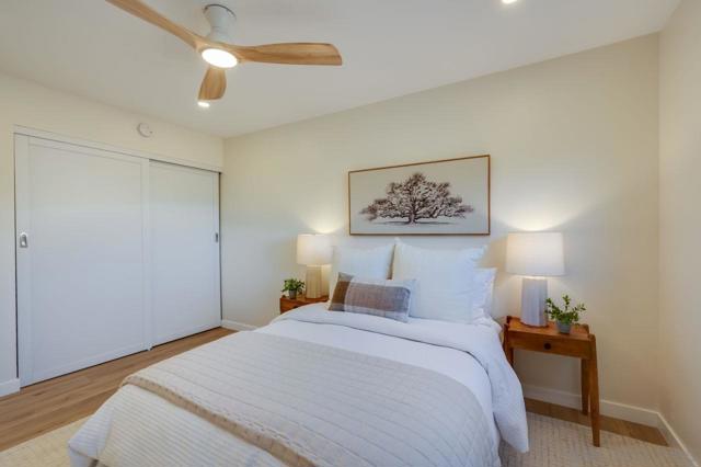 11384 Almazon St, San Diego CA: https://media.crmls.org/mediaz/8db75e25-9bdc-4e02-a729-1cc39259bfc9.jpg