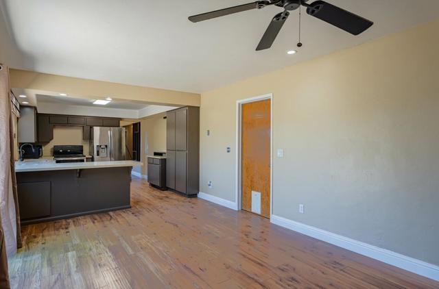 9375 Bur Oak Place, Salinas CA: https://media.crmls.org/mediaz/8db7702a-ea14-4209-a461-68245b8ccd95.jpg