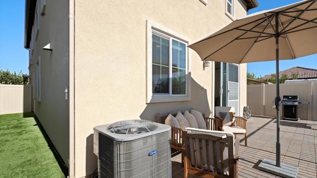 262 Camellia Way, Vista CA: https://media.crmls.org/mediaz/8db796a3-14a8-4a57-84ba-469074f457cc.jpg