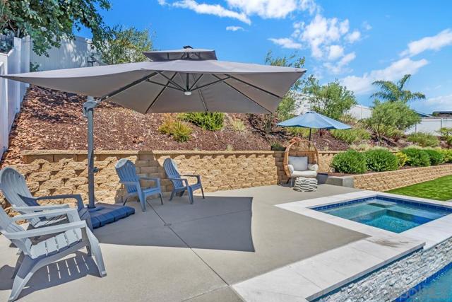13533 Mora Cir, Poway CA: https://media.crmls.org/mediaz/8db88d6e-572a-441a-8318-e6a1154535b6.jpg