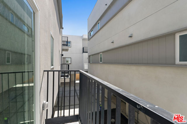 10957 Calvert, North Hollywood CA: https://media.crmls.org/mediaz/8db8edbf-149d-4bcd-ba21-a43adc9b63eb.jpg