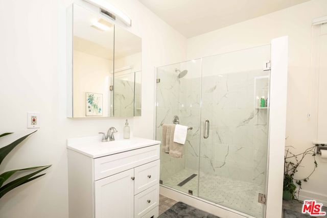 1277 W West Boulevard, Los Angeles CA: https://media.crmls.org/mediaz/8db9fe34-3b75-4db7-8eab-8a6d1c844487.jpg