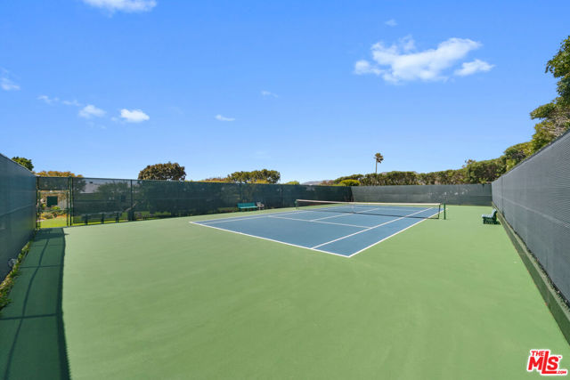 6789 Seawatch Lane, Malibu CA: https://media.crmls.org/mediaz/8dbb30bd-69b7-406f-842e-4c244417ea3f.jpg