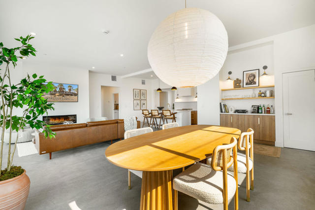 361 W Sunview Avenue, Palm Springs CA: https://media.crmls.org/mediaz/8dbb494a-5543-48e4-ba91-b0d1d03b3d1b.jpg