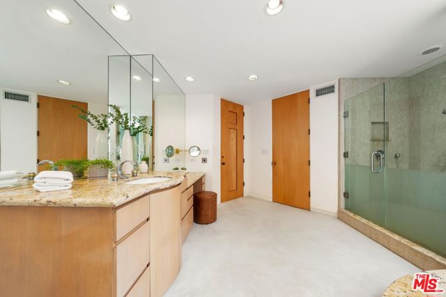 Drew Fenton | 1058 Vista Grande Drive Pacific Palisades CA | MLS: 7137758