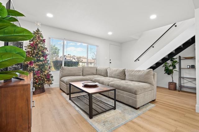 Detail Gallery Image 3 of 39 For 9543 Cottonwood Ave a,  Santee,  CA 92071 - 2 Beds | 1/1 Baths