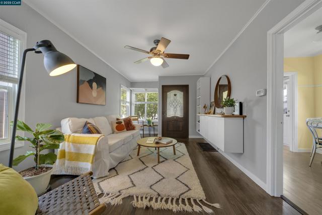 5430 Santa Cruz Ave, Richmond CA: https://media.crmls.org/mediaz/8dbb7a6a-76cc-4c1d-80b2-948052bb6d21.jpg