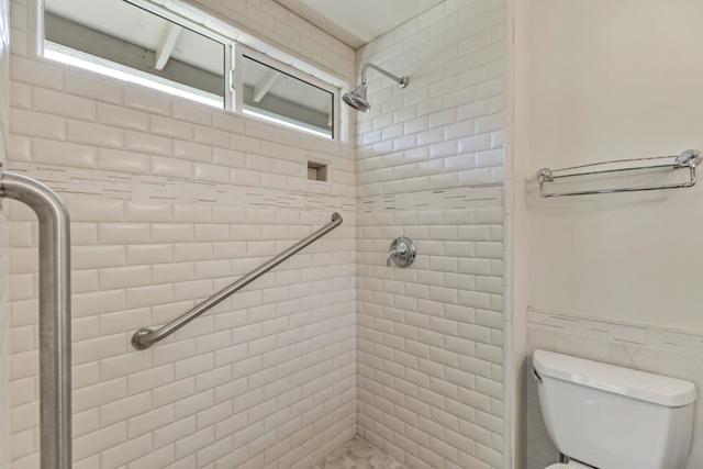 10 Banff Way, Pacifica CA: https://media.crmls.org/mediaz/8dbbea75-12c4-449a-bdc0-e60590bc9a49.jpg
