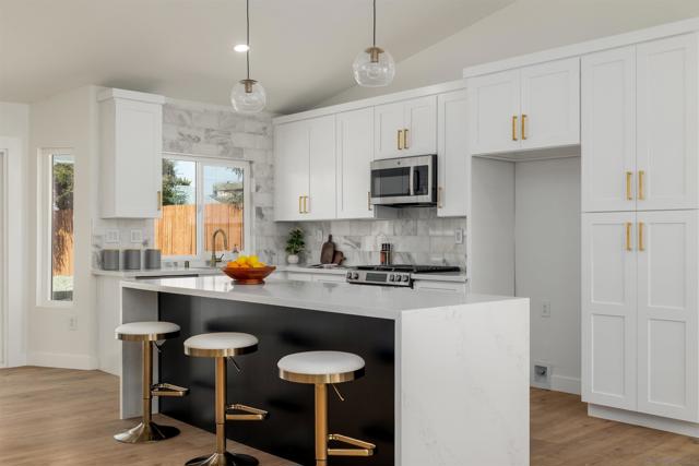 26872 Pinckney Way, Menifee CA: https://media.crmls.org/mediaz/8dbc2713-5def-4176-966e-cf64450defc2.jpg