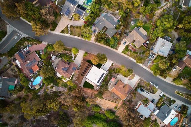 2025 Valley Road, Oceanside CA: https://media.crmls.org/mediaz/8dbc365f-3c1f-4f28-9feb-2abf6618cb04.jpg