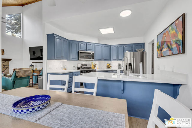 25181 Gail Drive, Idyllwild CA: https://media.crmls.org/mediaz/8dbddd9d-ce78-4524-b256-388e24b8d22b.jpg