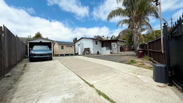 10923 Foothill Boulevard, Oakland CA: https://media.crmls.org/mediaz/8dbdf5b5-c4bb-4267-8530-f08690bcc6bb.jpg