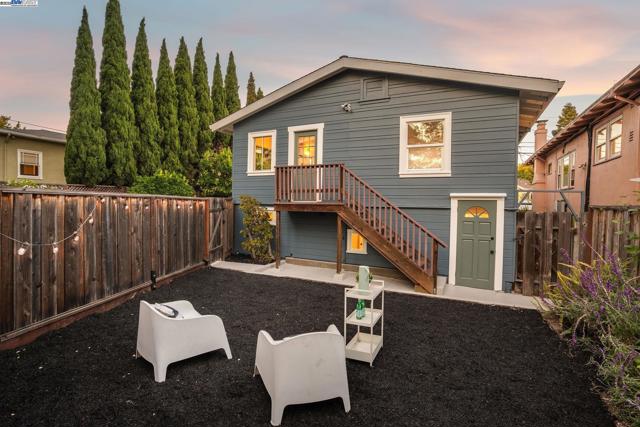 5731 Hermann St, Oakland CA: https://media.crmls.org/mediaz/8dbe6035-3d2d-464b-b004-67e5fbe739da.jpg