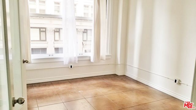215 W 7th Street, Los Angeles CA: https://media.crmls.org/mediaz/8dbe8321-f22c-4a6f-8732-06355375fba1.jpg