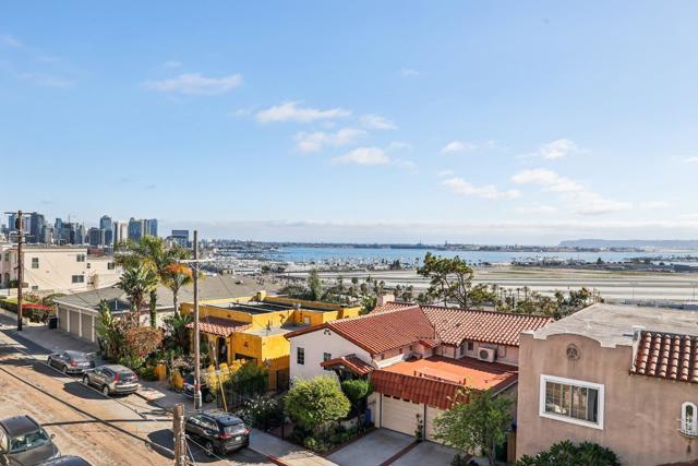 1295 W Redwood St, San Diego CA: https://media.crmls.org/mediaz/8dbfde5b-4ee8-4efe-8452-ee0512d76124.jpg