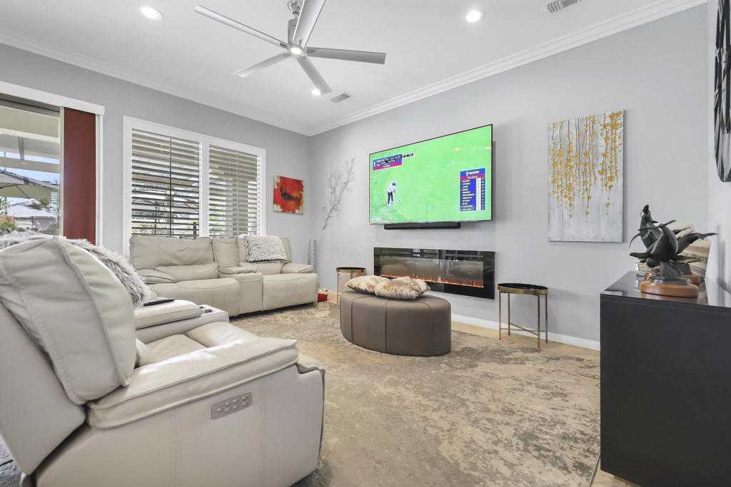 MLS #219149338DA image #5