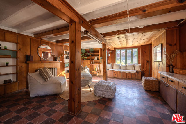 2136 Benedict Canyon Drive, Beverly Hills CA: https://media.crmls.org/mediaz/8dc0577a-09c6-4ec6-bc5a-a215d904b9ae.jpg