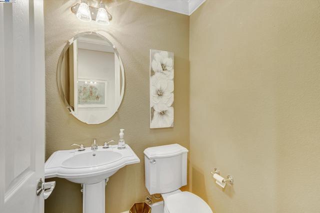 Image 22 of 58 For 2597 Ancona Cir