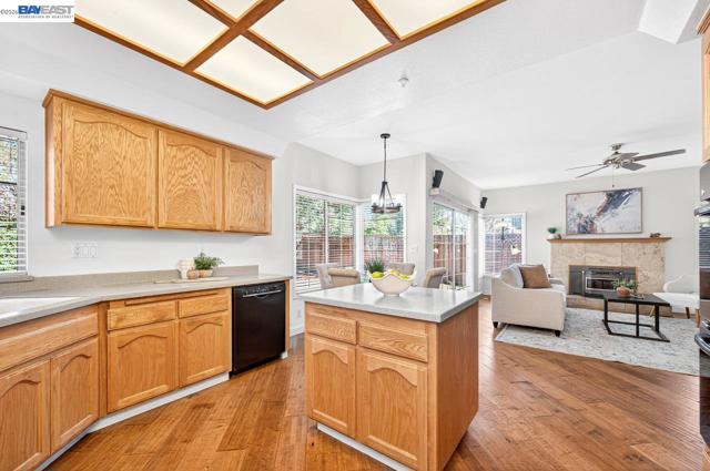 Image 23 of 46 For 579 Amberwood Way