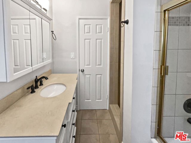 7607 Ben Avenue photo 17