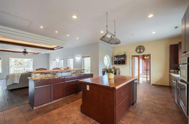 383 Corral De Tierra Road, Salinas CA: https://media.crmls.org/mediaz/8dc09bbf-cb85-4b5f-8146-3da5f27d96fb.jpg