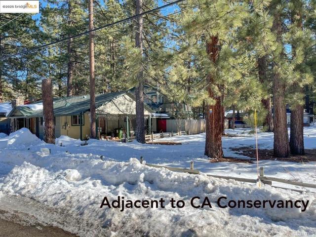 864 San Francisco Ave, South Lake Tahoe CA: https://media.crmls.org/mediaz/8dc0cbd3-8f7b-4971-a318-a6da038bbbea.jpg