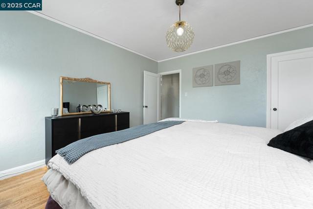 1923 28th Ave, San Francisco CA: https://media.crmls.org/mediaz/8dc113f5-7edb-4096-9f21-5adb1b6fc07a.jpg