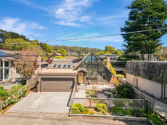 1025 Tamarind Street, Montara CA: https://media.crmls.org/mediaz/8dc17189-7b5f-4d1d-9a43-fbbf3293302a.jpg
