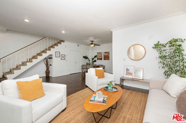 5139 Balboa Boulevard, 9 photo 5