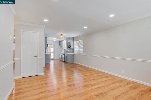 3797 Oxford Cmn, Fremont CA: https://media.crmls.org/mediaz/8dc224d2-4a2d-4f48-a85e-96643baf7439.jpg