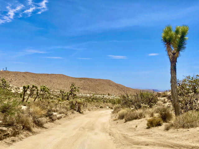 104 Bandera Road, Yucca Valley CA: https://media.crmls.org/mediaz/8dc24fb8-2d82-48bc-9932-7f354d7e0814.jpg
