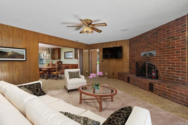 31600 Oak Glen Road, Valley Center CA: https://media.crmls.org/mediaz/8dc25aa4-7807-4a22-8850-da226dd1c0ef.jpg
