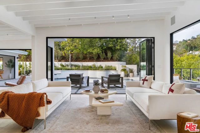 2600 Zorada Drive, Los Angeles CA: https://media.crmls.org/mediaz/8dc296d1-f5a7-426a-9f99-43ca7dc2a3ff.jpg