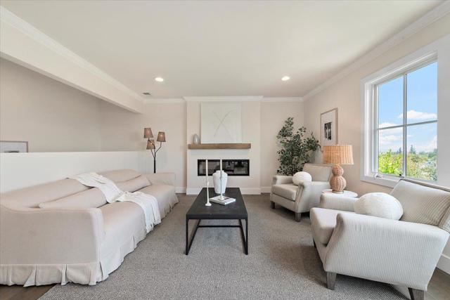 333 Oakview Drive, San Carlos CA: https://media.crmls.org/mediaz/8dc33341-5e52-444d-a065-f5c3176b491d.jpg