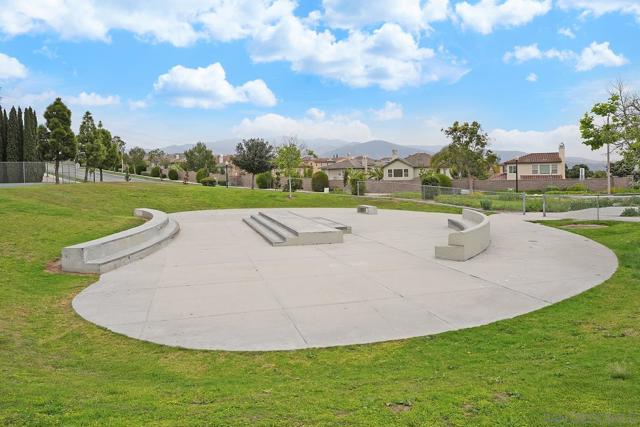 2423 Wishing Star Way, Chula Vista CA: https://media.crmls.org/mediaz/8dc3993b-1db8-4c85-a93d-7cb78304c622.jpg