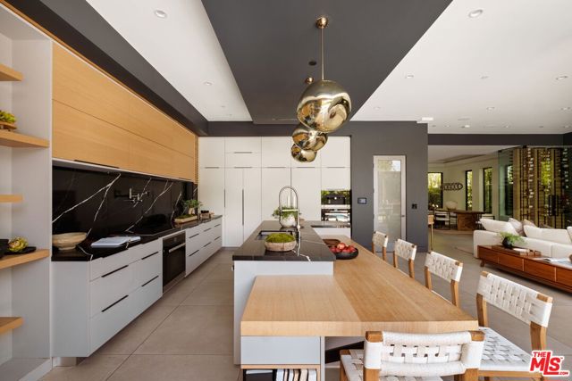 816 N Stanley Avenue, Los Angeles CA: https://media.crmls.org/mediaz/8dc525ed-d3fc-4fbd-b930-ad59bcf4872e.jpg