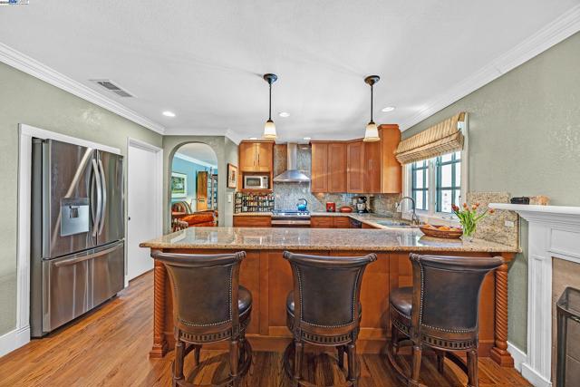203 Roberta Ave, Pleasant Hill CA: https://media.crmls.org/mediaz/8dc5a5ff-e055-4889-8954-d37850430697.jpg