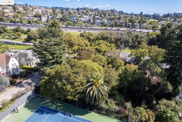 0 Ivanhoe, Oakland CA: https://media.crmls.org/mediaz/8dc721fc-8f39-435c-8f22-e23c165d5ba5.jpg