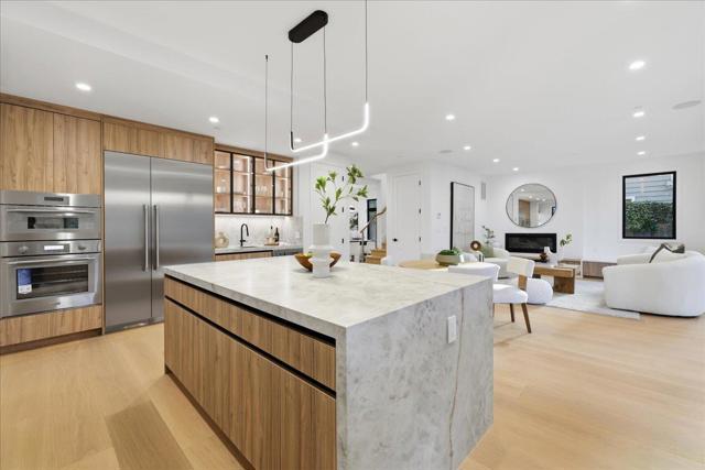 852 La Para Avenue, Palo Alto CA: https://media.crmls.org/mediaz/8dc80d0d-f634-4893-a5a6-021eaa1a2376.jpg