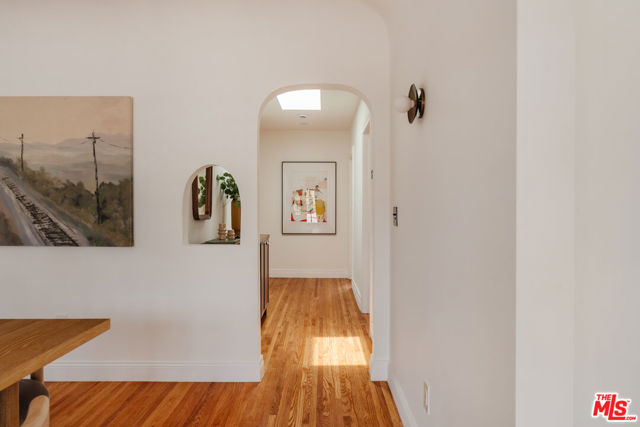 3029 S Norton Avenue, Los Angeles CA: https://media.crmls.org/mediaz/8dc830ea-5e83-410b-bea6-ee5830b85837.jpg