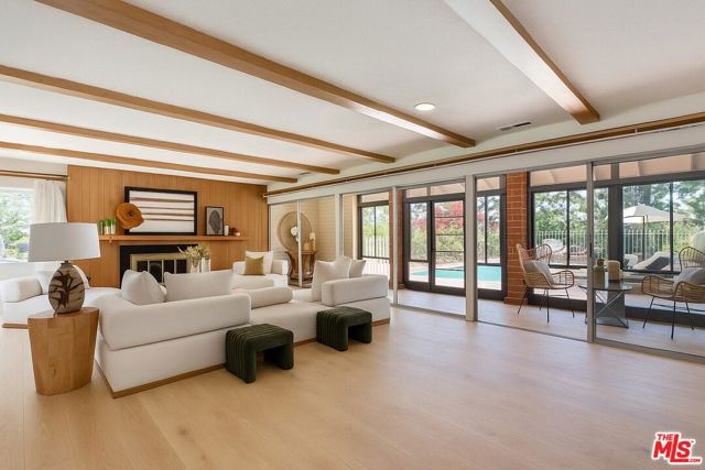 5136 Los Bonitos Way, Los Angeles CA: https://media.crmls.org/mediaz/8dc8b131-ecc2-43d6-8de8-d6b126c7f1c1.jpg