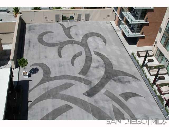 207 5Th Ave, San Diego CA: https://media.crmls.org/mediaz/8dc90318-9cd2-421e-a472-b1da3c26350a.jpg