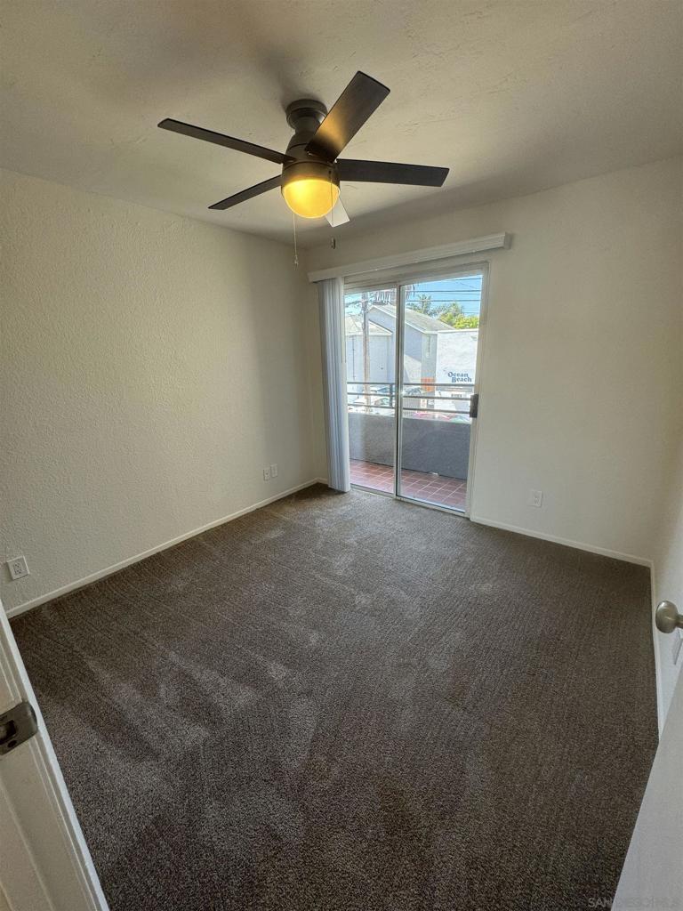 4933 Voltaire St - photo 6