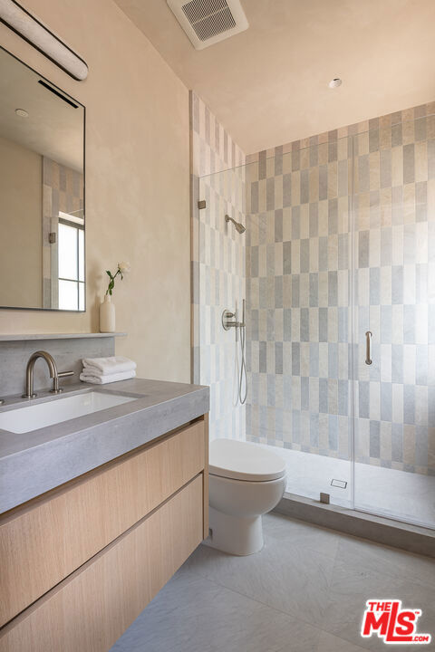 24172 Lupin Hill Road, Hidden Hills CA: https://media.crmls.org/mediaz/8dca3126-32e5-4b5a-bc63-246b42c173ad.jpg