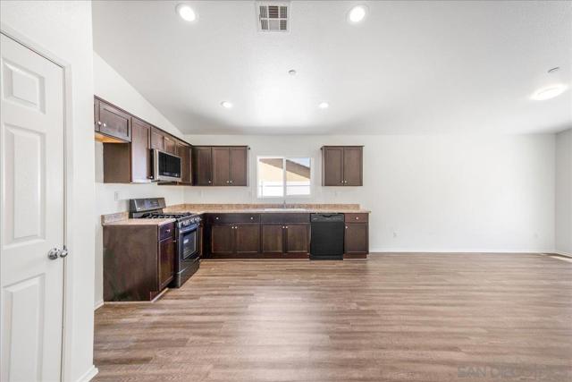 33129 Big Range Dr, Winchester CA: https://media.crmls.org/mediaz/8dcb333a-5250-48ea-9dbf-e53477afcb3b.jpg