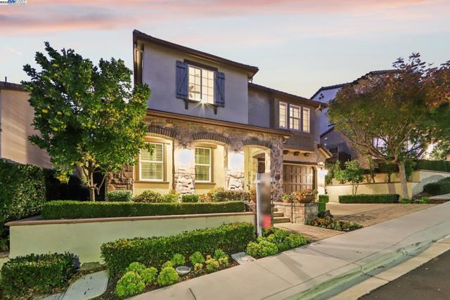 3885 Highpointe Ct, Dublin CA: https://media.crmls.org/mediaz/8dcc761f-de49-4590-bd2f-6f72d22157df.jpg