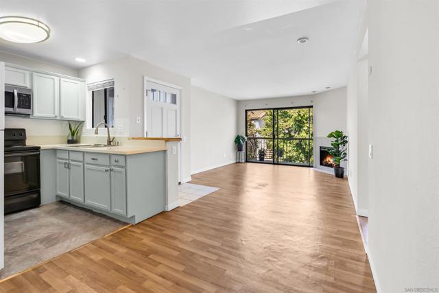 3566 Sunset Ln, San Diego CA: https://media.crmls.org/mediaz/8dccc458-6ffe-4709-8d44-55b3da64869c.jpg