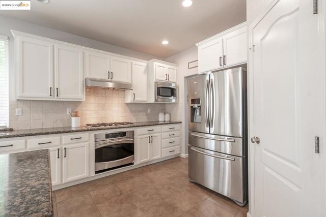 719 Monte Verde Ln, Brentwood CA: https://media.crmls.org/mediaz/8dccfda9-3a4e-4d84-8db1-6ef040cc7f61.jpg