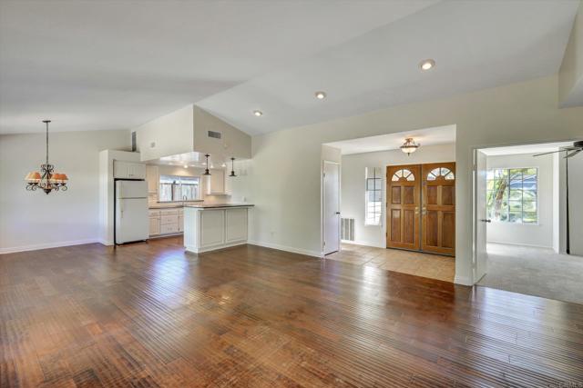 Detail Gallery Image 7 of 24 For 2754 Inverness Dr, Carlsbad,  CA 92010 - 3 Beds | 2 Baths