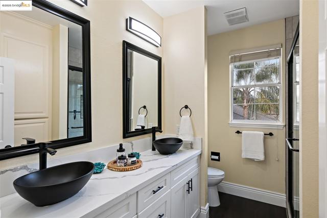 3266 Congressional Cir, Fairfield CA: https://media.crmls.org/mediaz/8dcdd8ec-e454-4a78-8579-e7101fea2948.jpg